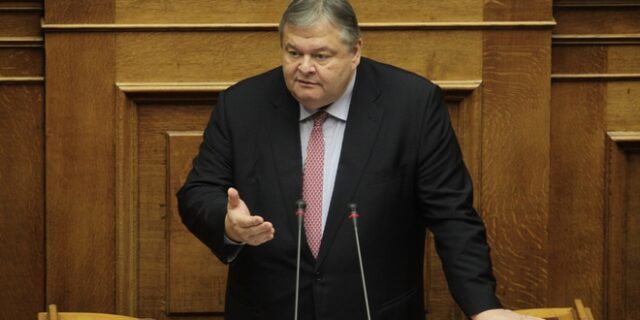 Βενιζέλος σε γραμμή Γεννηματά