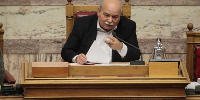 Η Βουλή προσφέρει 5 εκατ. ευρώ για την αντιμετώπιση του προσφυγικού