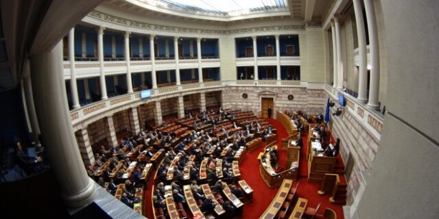 Πόσοι πληρώνονται ως μετακλητοί για να πουλάνε χρυσαυγητιλίκι;