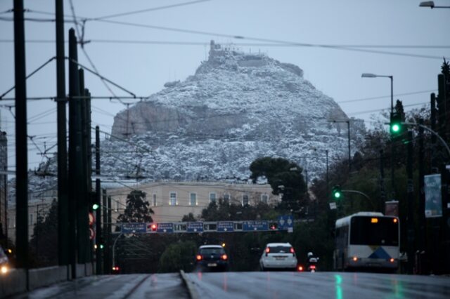 Φωτογραφίες: Το χιονισμένο κέντρο της Αθήνας