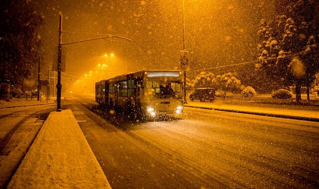Έρχεται ο χιονιάς: Στο σκοτάδι η Βουλγαρία, βλάβη σε ρουμανικό πυρηνικό αντιδραστήρα