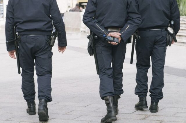 Στο αυτόφωρο αστυνομικοί γιατί δεν βρέθηκαν χρήματα κρατουμένου που τους παρέδωσε