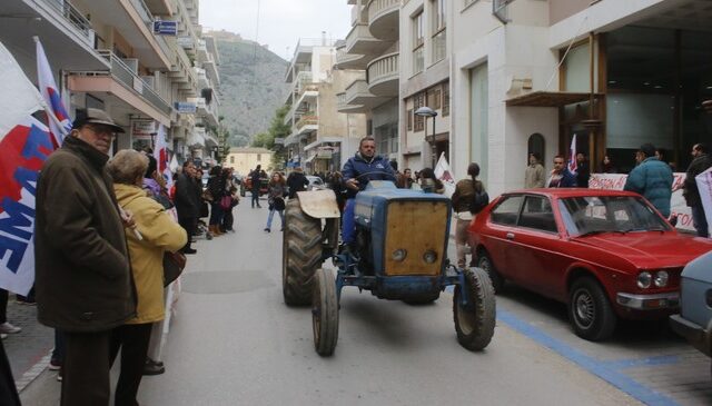 Συγκέντρωση αγροτών στο μπλόκο της Νίκαιας στις 26 Ιανουαρίου