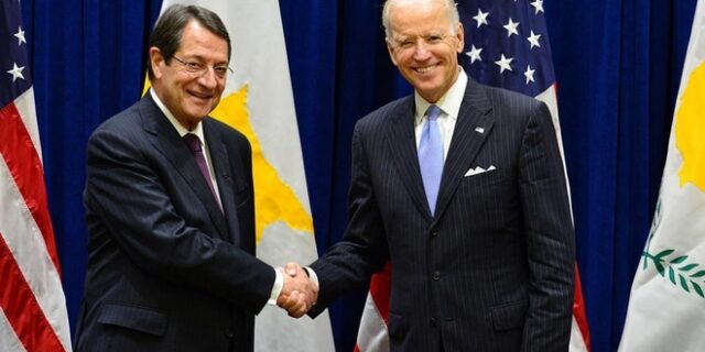 Κυπριακό: Επικοινωνία Τσίπρα και Αναστασιάδη με Μπάιντεν