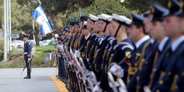 ΥΕΘΑ: Κανένα πάγωμα μισθολογικών προαγωγών για τα στελέχη των Ενόπλων Δυνάμεων