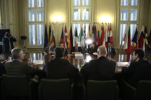 Με τους δημάρχους των νησιών του ανατολικού Αιγαίου συναντάται ο Δ.Αβραμόπουλος