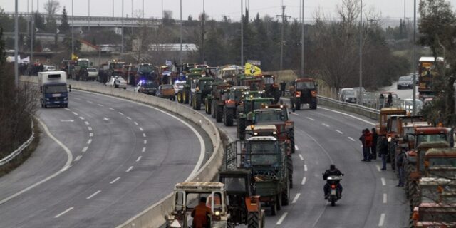 Άρχισαν τα μπλόκα: Κλειστή προς Αθήνα η Αθηνών – Θεσσαλονίκης