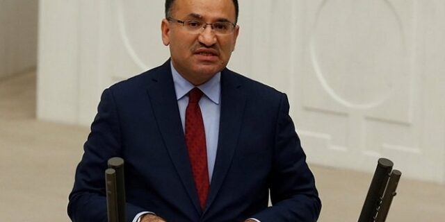 Επιμένουν οι Τούρκοι: Πήγαν και ύψωσαν τη σημαία και εμείς την κατεβάσαμε