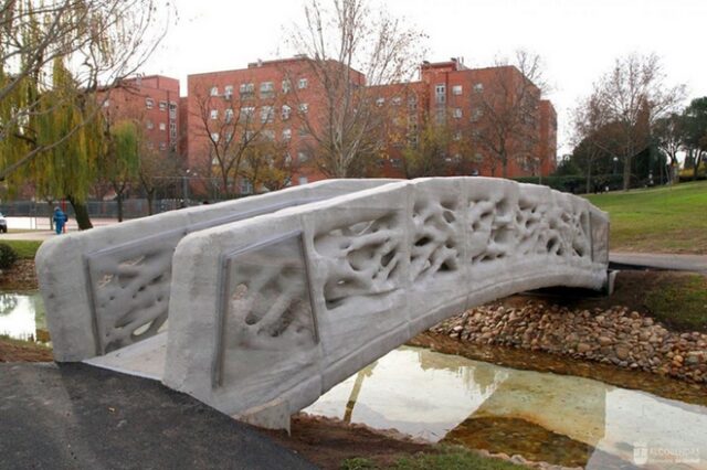 Στην Μαδρίτη, η πρώτη πεζογέφυρα από 3D printer
