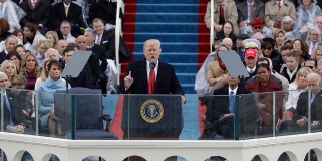 Η μουδιασμένη αντίδραση του κόσμου στον ‘πατριωτισμό’ του Τραμπ