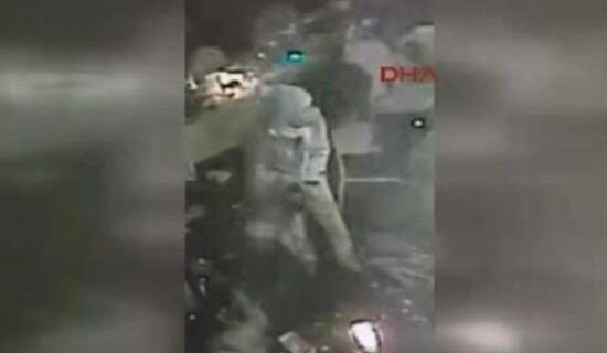 Βίντεο ντοκουμέντο: O ένοπλος τη στιγμή που σκορπά τον τρόμο στην Τουρκία