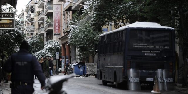 ‘Μίλησε’ το καλάσνικοφ για την επίθεση στη διμοιρία των ΜΑΤ έξω από το ΠΑΣΟΚ