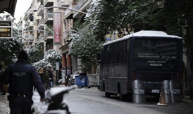 ‘Μίλησε’ το καλάσνικοφ για την επίθεση στη διμοιρία των ΜΑΤ έξω από το ΠΑΣΟΚ