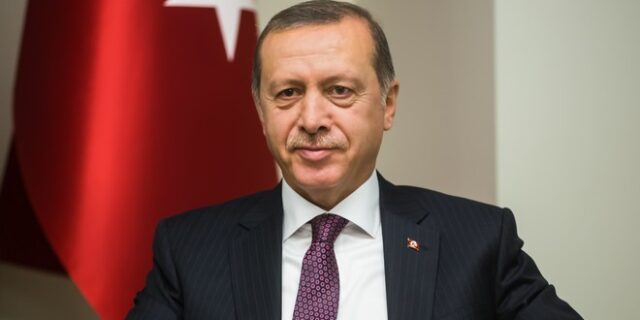 Τουρκία: Εγκρίθηκε το νέο Σύνταγμα. Καταργείται ο πρωθυπουργός