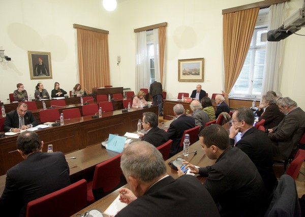 Σήμερα το τελικό πόρισμα της Εξεταστικής για τα δάνεια κομμάτων – ΜΜΕ