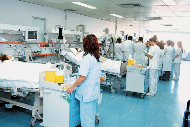 Πάνω από 400 περιστατικά ιώσεων σε μια μέρα στη Λάρισα