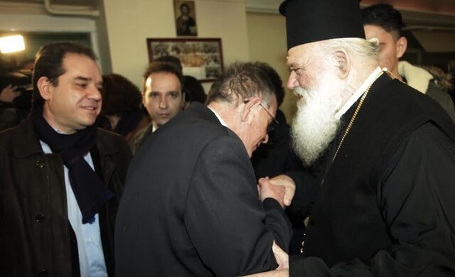 Μουζάλας: Ευχαριστούμε την Εκκλησία για τη μεγαλοκαρδία της