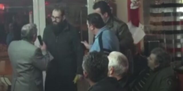 Επικός καβγάς ιερέα με οπαδούς του Σώρρα: Σας πονάει, επειδή ο Δίας δεν είναι Εβραίος;