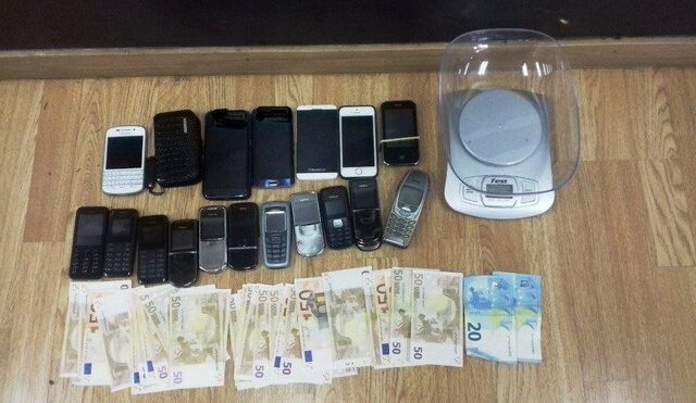 Μέλη σπείρας ναρκωτικών εμβόλισαν όχημα της Δίωξης που τους κατεδίωξε
