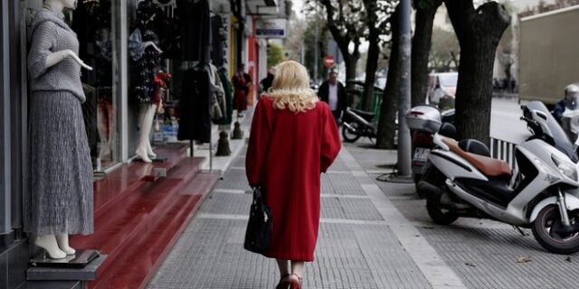 Την λειτουργία των καταστημάτων όλες τις Κυριακές ζητά η Κομισιόν