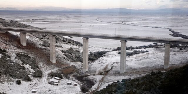 Σε εξέλιξη το νέο κύμα κακοκαιρίας: Βροχές, χιόνια και ισχυροί άνεμοι