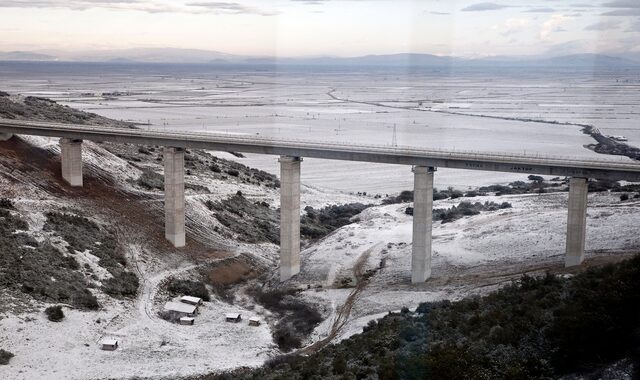 Σε εξέλιξη το νέο κύμα κακοκαιρίας: Βροχές, χιόνια και ισχυροί άνεμοι