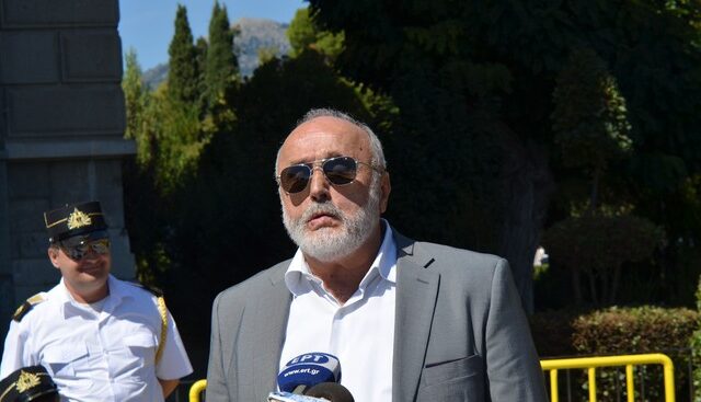 Κουρουμπλής: Οι γιατροί να ανταποδώσουν τις δωρεάν σπουδές τους στην Πολιτεία