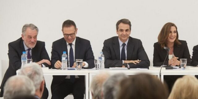 Μητσοτάκης και Στουρνάρας υπερασπίζονται την Ευρώπη, παρουσία Σημίτη-Γιαννίτση
