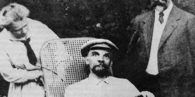 Μηχανή του Χρόνου: Ο Λένιν σε αναπηρικό καροτσάκι. Η επίσημη εκδοχή του θανάτου του