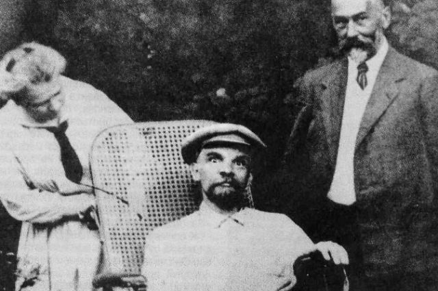 Μηχανή του Χρόνου: Ο Λένιν σε αναπηρικό καροτσάκι. Η επίσημη εκδοχή του θανάτου του