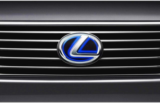 Toyota: Ανάκληση χιλιάδων οχημάτων Lexus