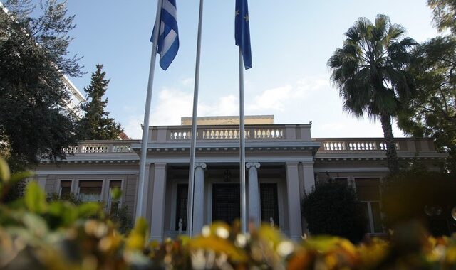 Μαξίμου: Ο ΣΥΡΙΖΑ θέλει θεσμικό πλαίσιο για τα ΜΜΕ, ο Μητσοτάκης αρνείται