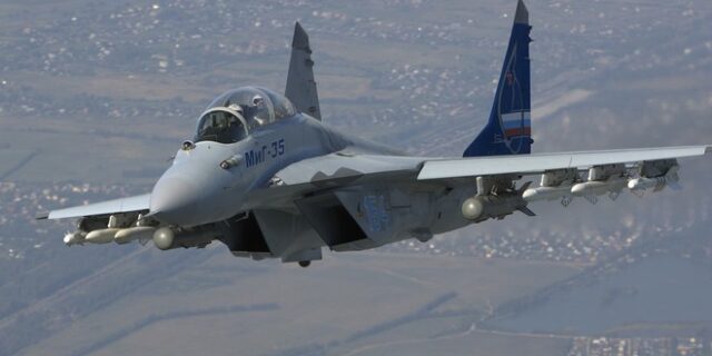 Η Ρωσία παρουσίασε το νέο μαχητικό MiG-35