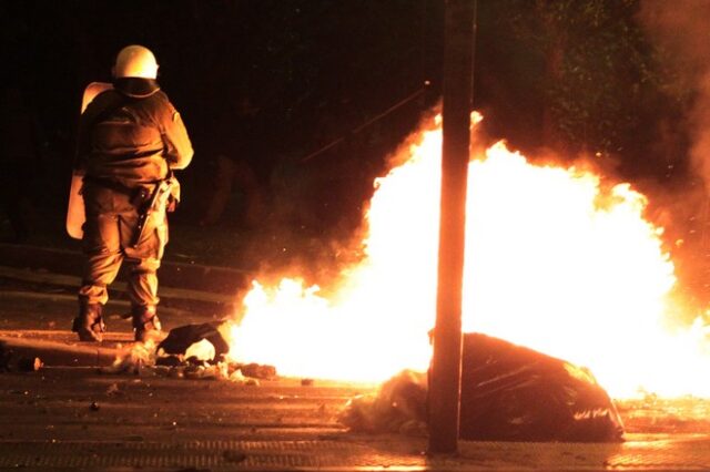 Επίθεση με μολότοφ σε ιδιωτική κλινική στο Χαλάνδρι