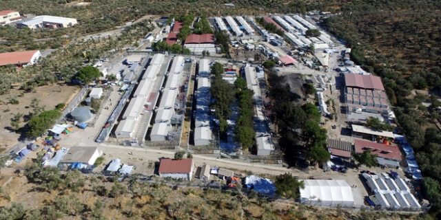 Λέσβος: 5.862 εγκλωβισμένοι πρόσφυγες παραμένουν στο νησί