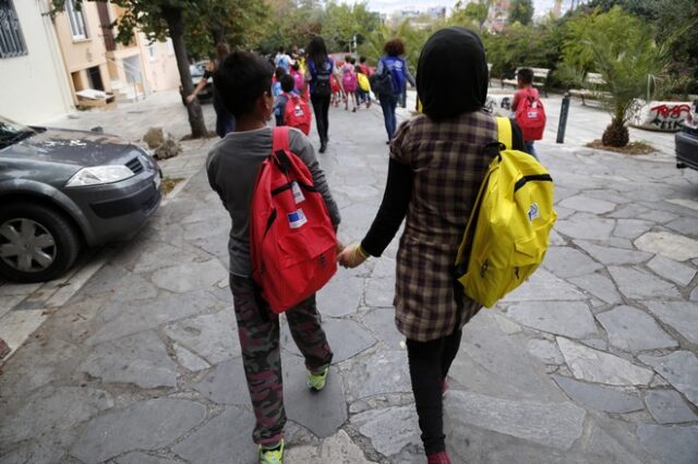 Έντονη αντιπαράθεση στη Λάρισα για την ένταξη των προσφύγων στο σχολείο