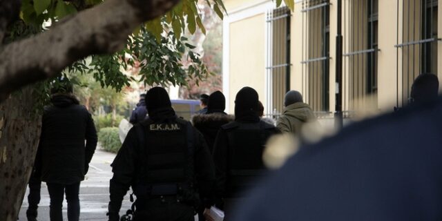 Εισαγγελείς: Να μας προστατεύσει η Πολιτεία