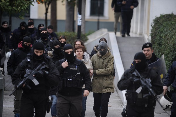 Αθανασοπούλου: O πόλεμος που διεξάγεται πάνω στο παιδί είναι μια πολιτικής μορφής πίεση που ασκεί το κράτος