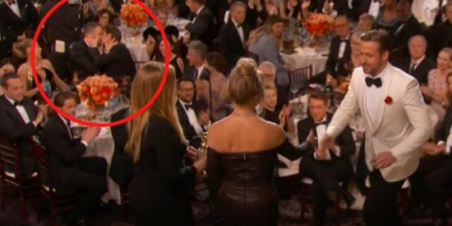 Χρυσές Σφαίρες: Έχασε το βραβείο και φίλησε στο στόμα τον κολλητό του