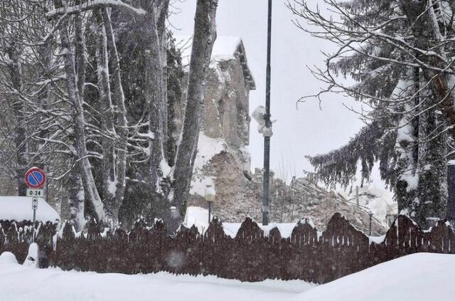 Ένας νεκρός από τους σεισμούς στην Ιταλία