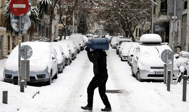 Χιόνια, τσουχτερό κρύο και καταιγίδες το σκηνικό του καιρού