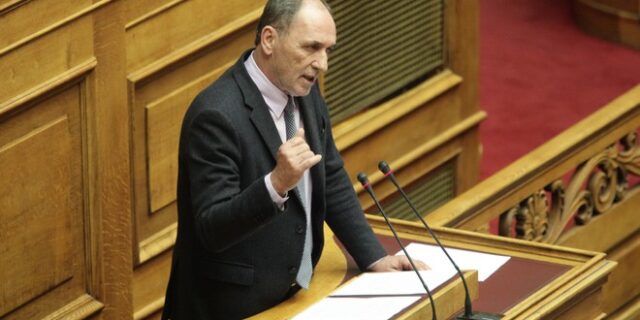 Σταθάκης: Η κυβέρνηση θα συνεχίσει την πολιτική αναδιανομής