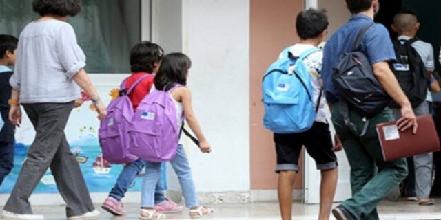 Γιατί 141 δήμοι δεν θα φιλοξενούν 4χρονα σε νηπιαγωγεία