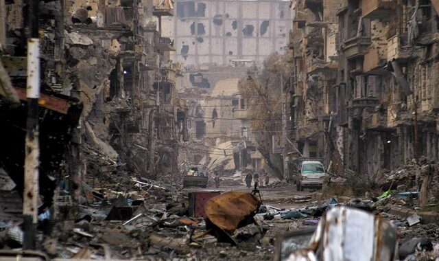 Συρία: Δεκάδες νεκροί από επίθεση του ISIS στην πόλη Ντέιρ αλ-Ζορ