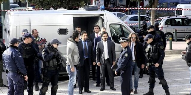 Οι Τούρκοι εξέδωσαν ένταλμα σύλληψης για τους οκτώ