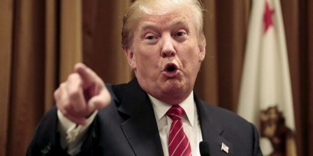 Κάθε διάταγμα του Τραμπ μάς πάει και πιο πίσω