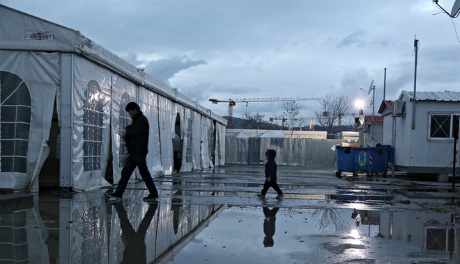 Ντε Μεζιέρ: Δεν γνωρίζουμε που πήγαν τα χρήματα στην Ελλάδα για το προσφυγικό