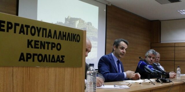Μητσοτάκης: Με τους ΣΥΡΙΖΑΝΕΛ ή με την κοινωνία