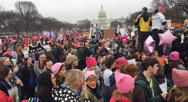 Ουάσινγκτον: Περισσότεροι οι διαδηλωτές κατά του Τραμπ από όσους πήγαν στον ορκωμοσία του