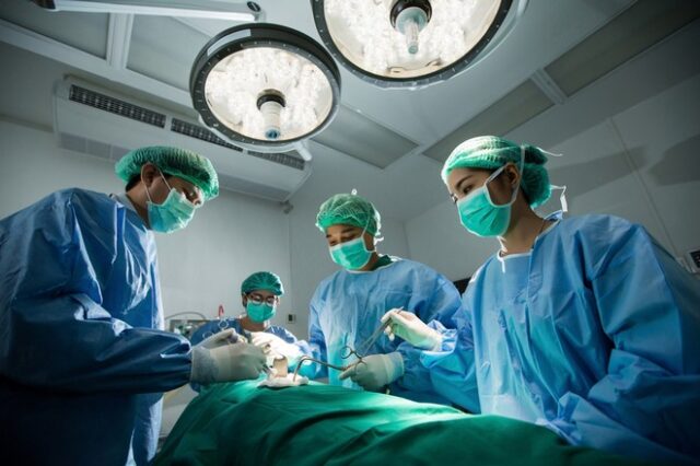 Όλες οι χειρουργικές επεμβάσεις των νοσοκομείων θα αναρτώνται στο διαδίκτυο